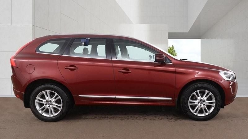 Used Volvo XC60 SE Lux 220 HP (161 kW) 2016 Flamenco red SUV