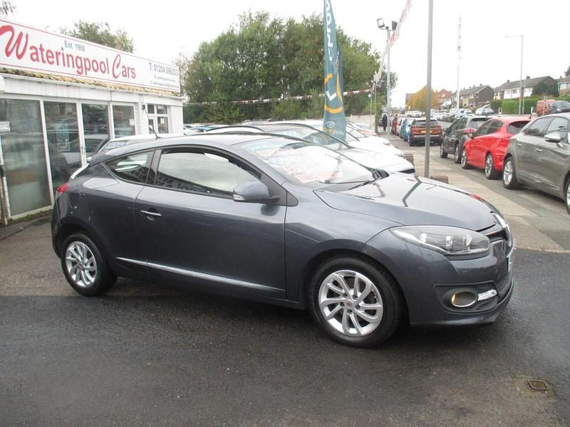 Usado Renault Mégane Coupé Dynamique 2015 Cinzento Coupé