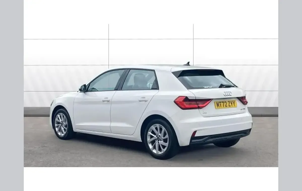 Used Audi A1 Sport 94 HP (69 kW) 2022 White SUV
