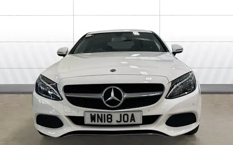 Used Mercedes C200 184 HP (135 kW) 2018 White Coupe