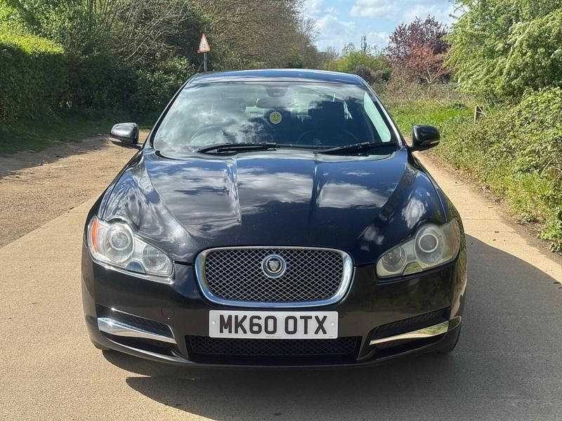 Usado Jaguar XF Luxury 238 HP (175 kW) 2010 Preto Sedan
