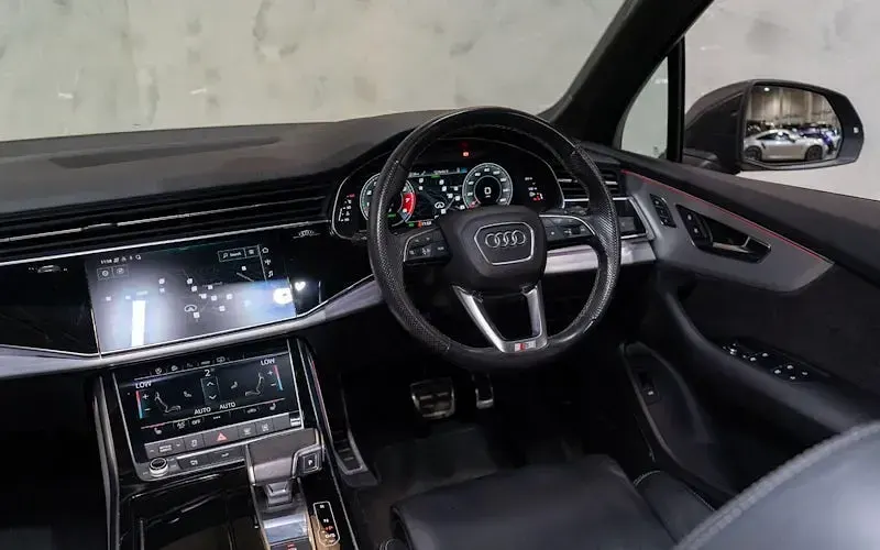 Used Audi Q7 S-Line 340 HP (250 kW) 2021 Grey SUV