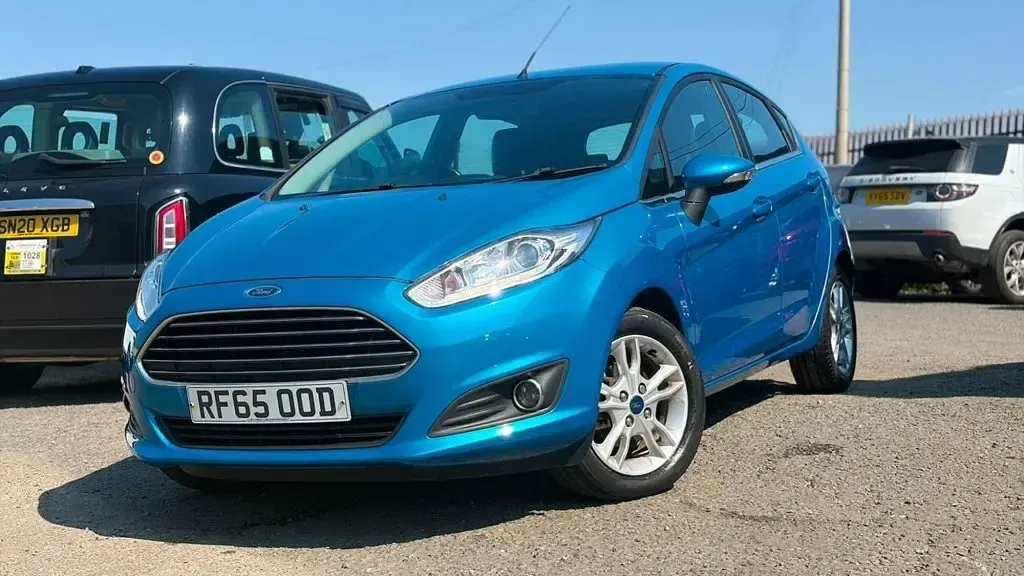 Used Ford Fiesta Zetec 100 HP (73 kW) 2015 Blue Hatchback