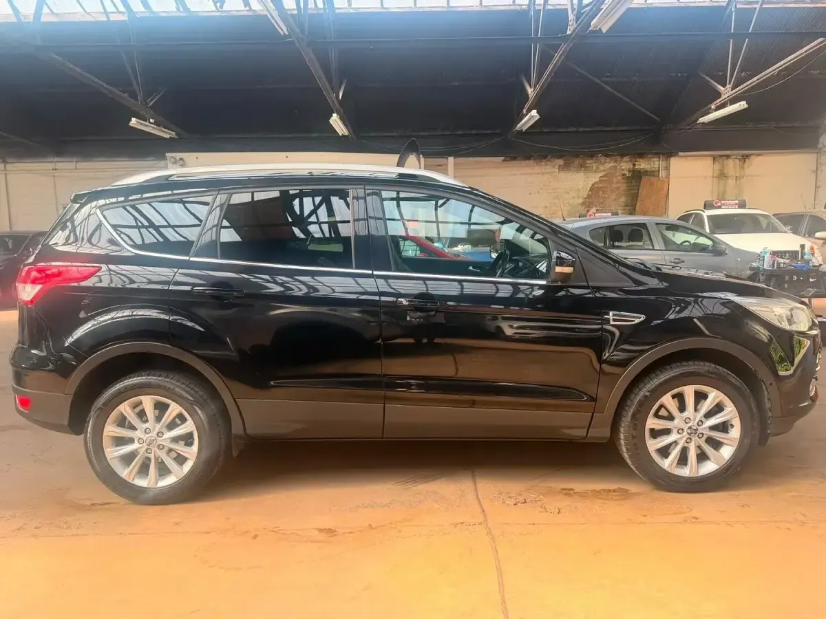 Used Ford Kuga Titanium 180 HP (132 kW) 2016 Black SUV