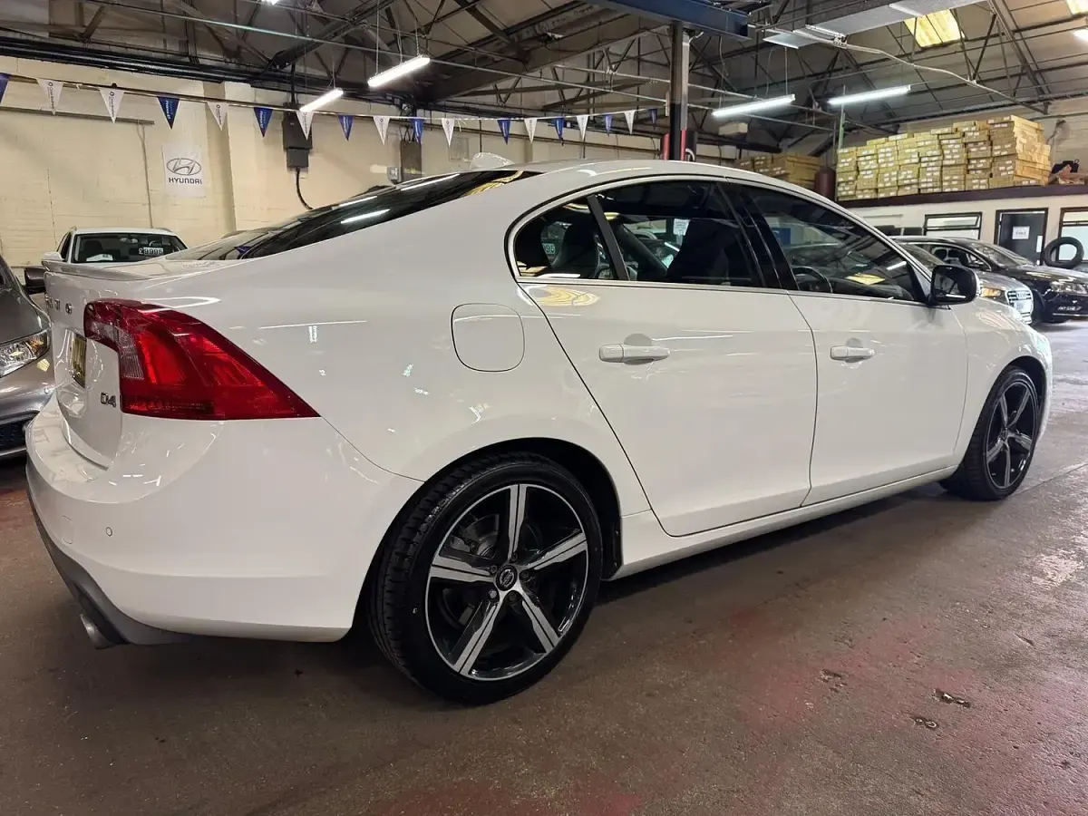 Used Volvo S60 R-Design 2018 White Sedan