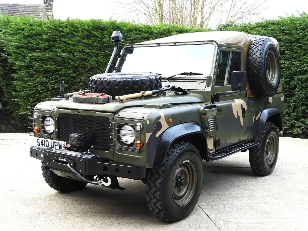 Used Land Rover Defender 1998 Green Hatchback