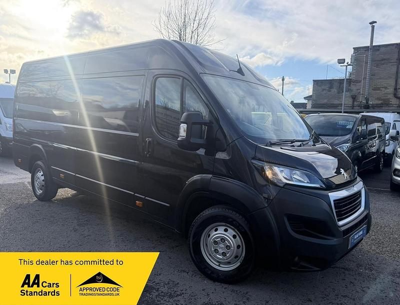 Used Peugeot Boxer 140 HP (102 kW) 2022 Grey Van
