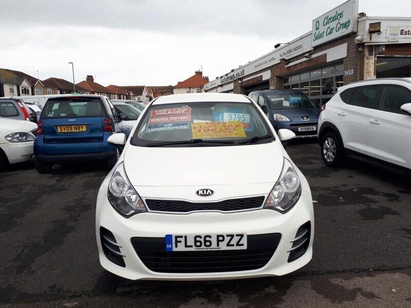 White Used 2016 Kia Rio 2 Hatchback | £8,195 (A bit pricey) - Image 1/4