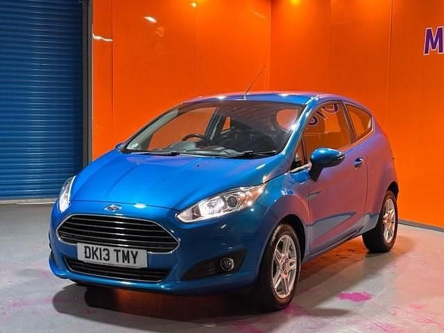 Używany Ford Fiesta Zetec 100 KM (73 kW) 2013 Niebieski Hatchback