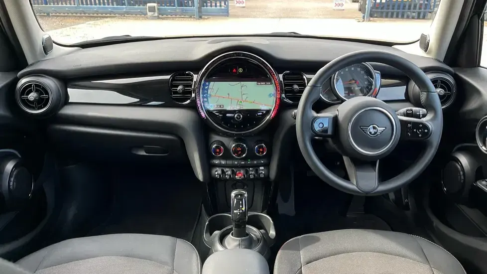 Used Mini Cooper Classic 134 HP (98 kW) 2022 Black Hatchback