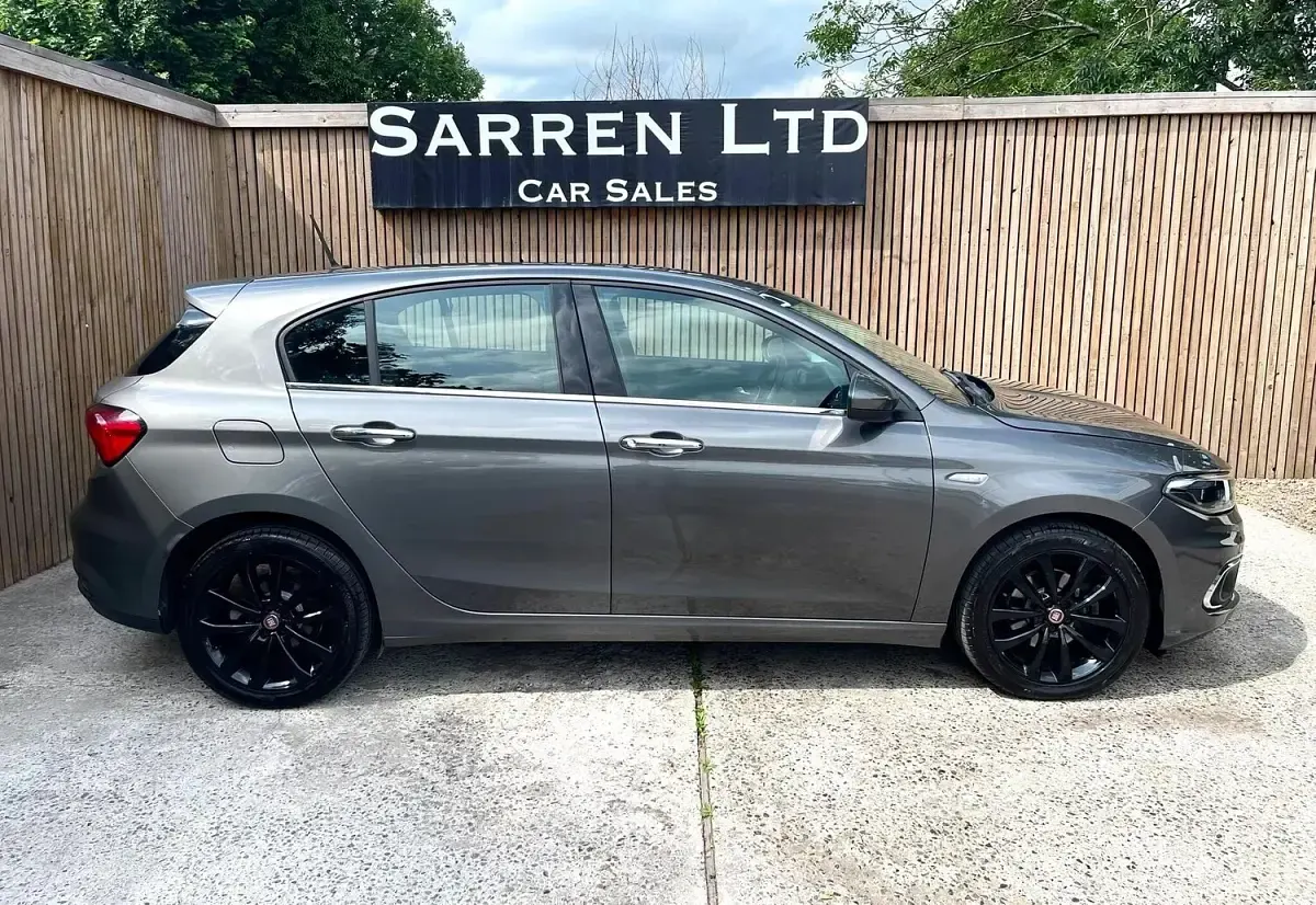 Used Fiat Tipo Lounge 95 HP (69 kW) 2018 Grey Hatchback