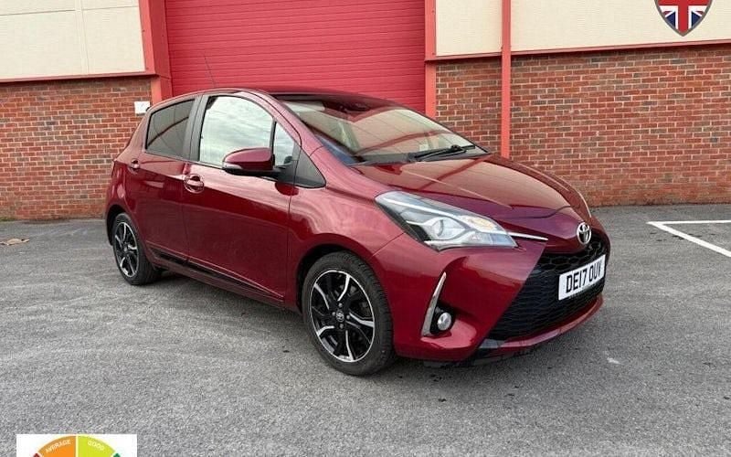 Usado Toyota Yaris Design 111 HP (81 kW) 2017 Citadino