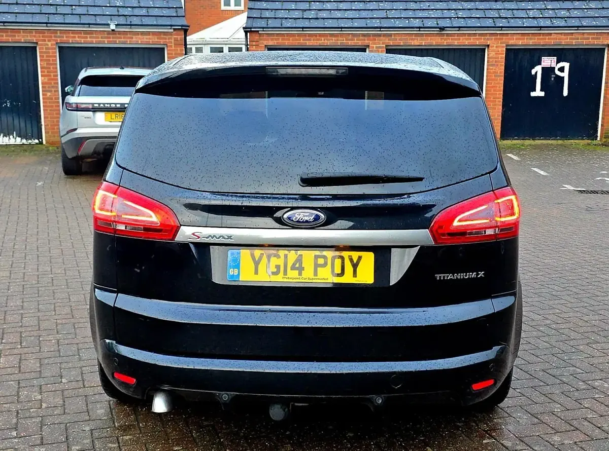 Usado Ford S-MAX Titanium X 163 HP (119 kW) 2016 Preto Monovolume