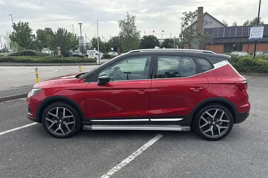 Used Seat Arona XCELLENCE Lux 113 HP (83 kW) 2020 Red SUV