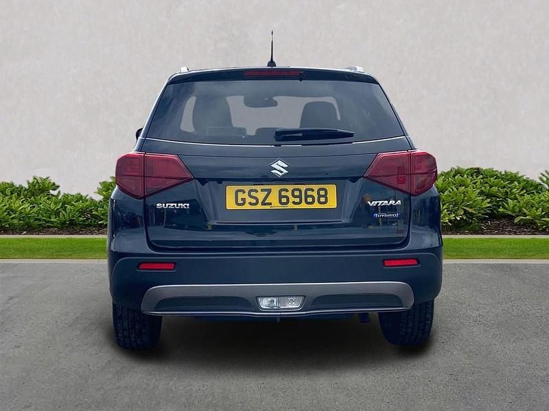 Second-hand Suzuki Vitara SZ-T 115 CP (84 kW) 2023 Negru SUV