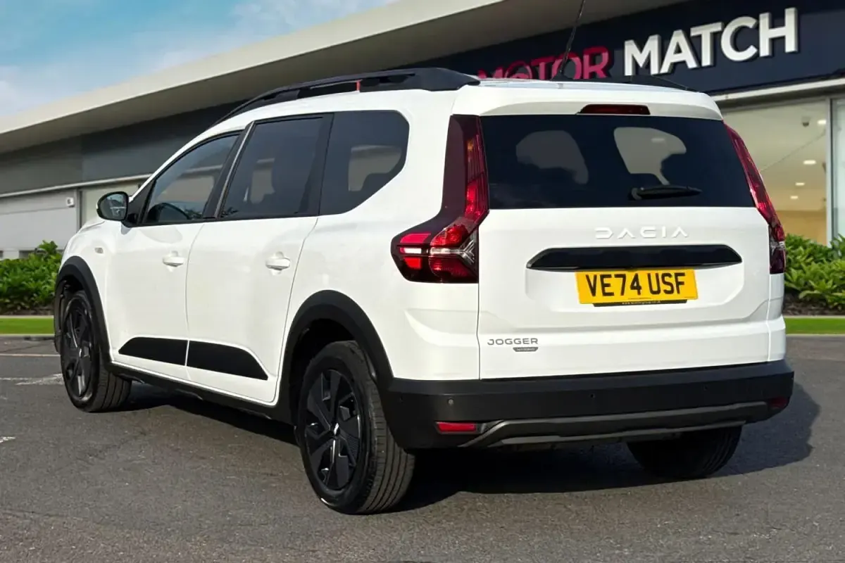 Używany Dacia Jogger Expression 141 KM (103 kW) 2025 Biały Minivan