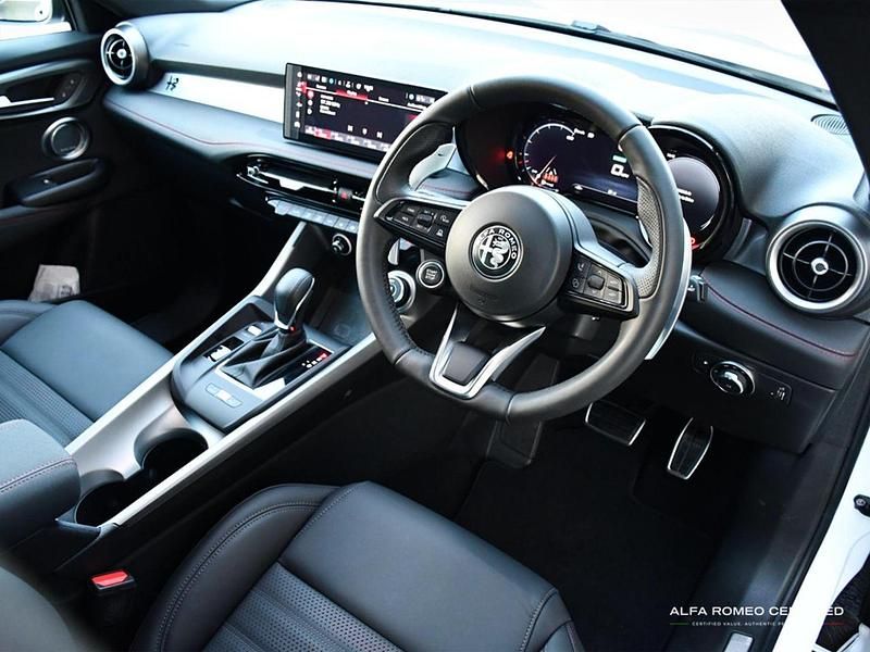 Used Alfa Romeo Tonale 276 HP (202 kW) 2024 White SUV
