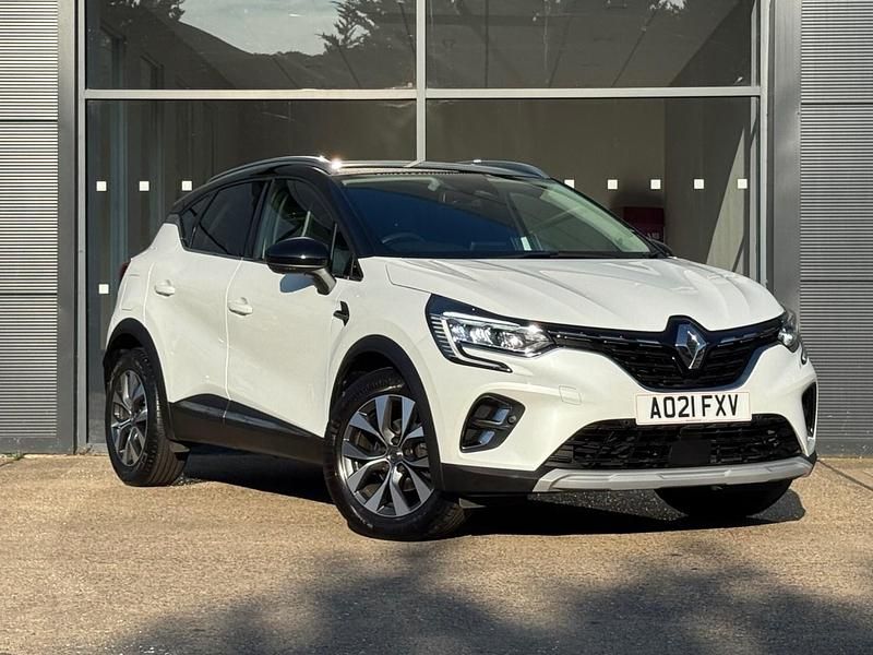 White/black Used 2021 Renault Captur Version S SUV | £11,195 (Good price) - Image 1/4