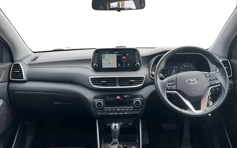 Używany Hyundai Tucson SE 177 KM (130 kW) 2020 Czerwony SUV