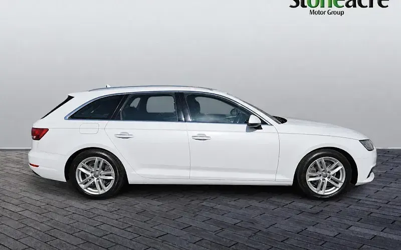 Used Audi A4 150 HP (110 kW) 2016 White Estate
