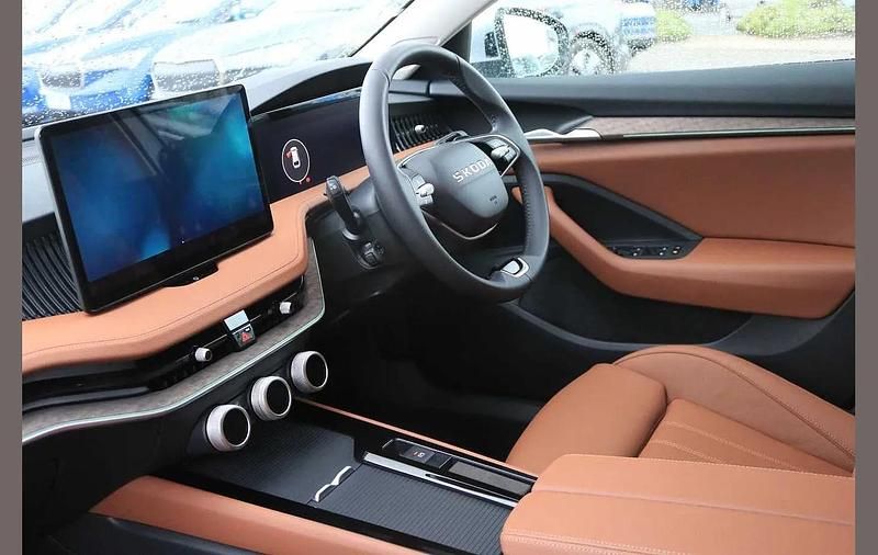 New Skoda Superb SE L 147 HP (108 kW) 2025 Pebble silver metallic Estate