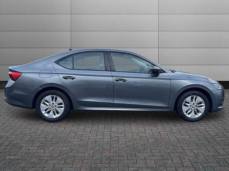 Used Skoda Octavia SE First Edition 110 HP (80 kW) 2022 Graphite grey metallic Hatchback