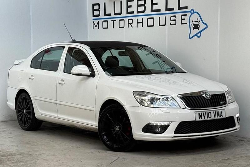 White Used 2010 Skoda Octavia vRS Hatchback | £5,795 (Fair price) - Image 1/1
