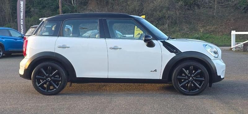 Used Mini Cooper S 2011 White Hatchback