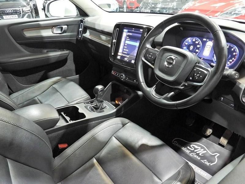 Used Volvo XC40 Inscription 163 HP (119 kW) 2021 White SUV