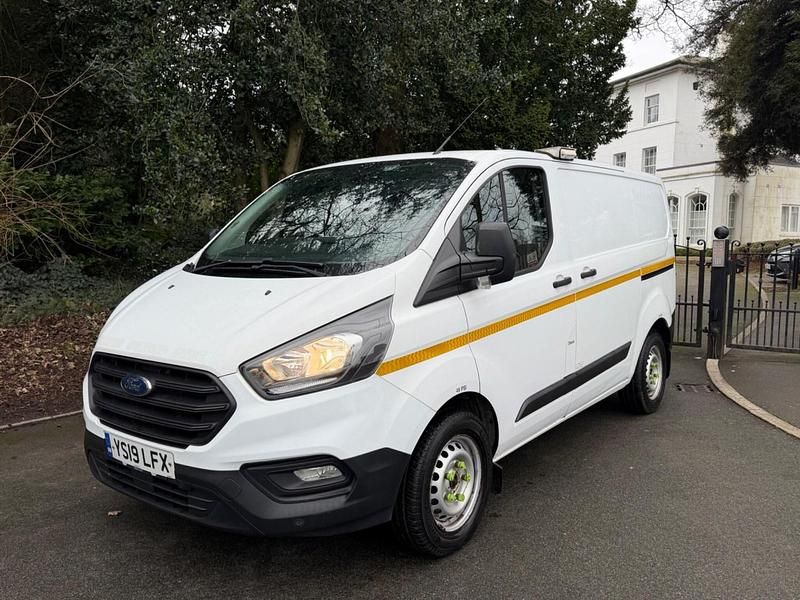 Used Ford Transit Custom 105 HP (77 kW) 2019 White Van