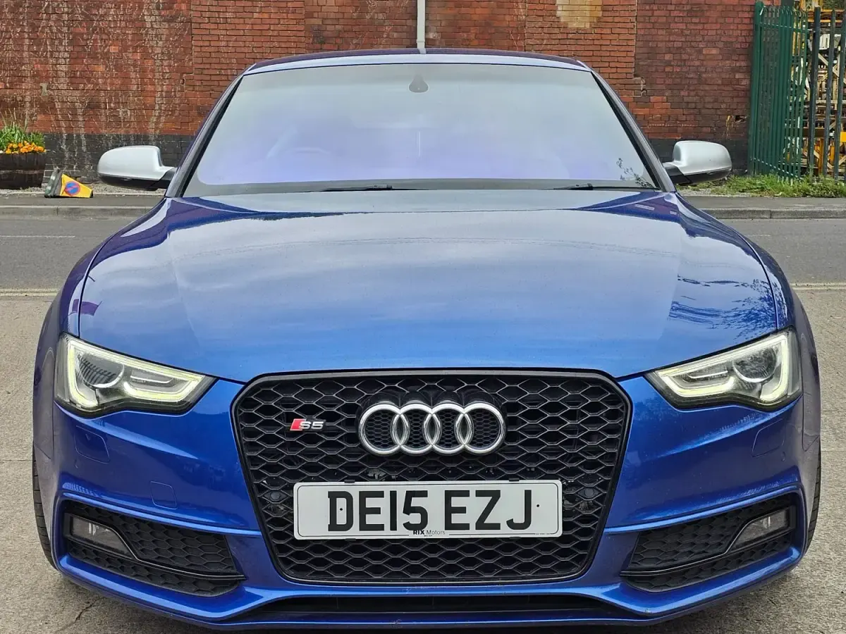 Begagnad Audi A5 Black Edition 272 HK (200 kW) 2015 Blå Sportkupé