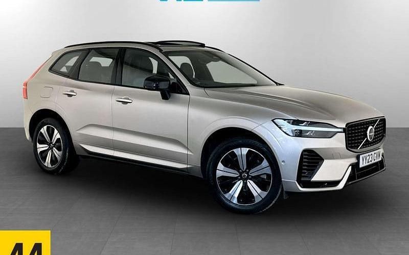 Used Volvo XC60 Plus 350 HP (257 kW) 2023 Gold SUV