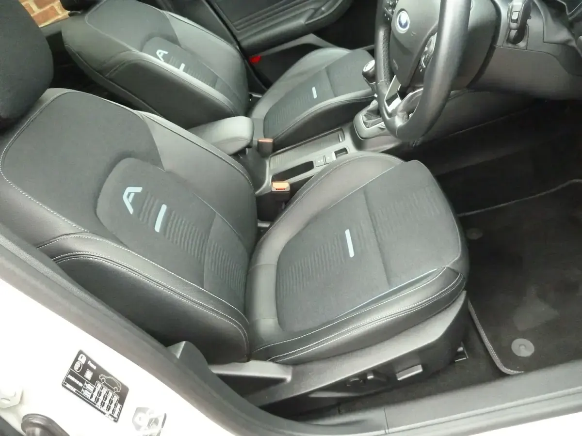 Used Ford Focus Active 150 HP (110 kW) 2019 White Hatchback