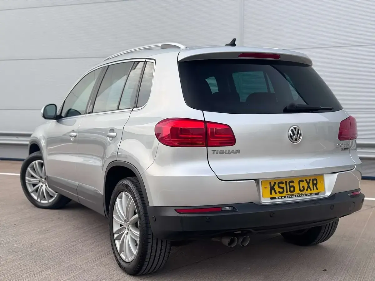 Usado VW Tiguan Edition 150 CV (110 kW) 2016 Plateado SUV
