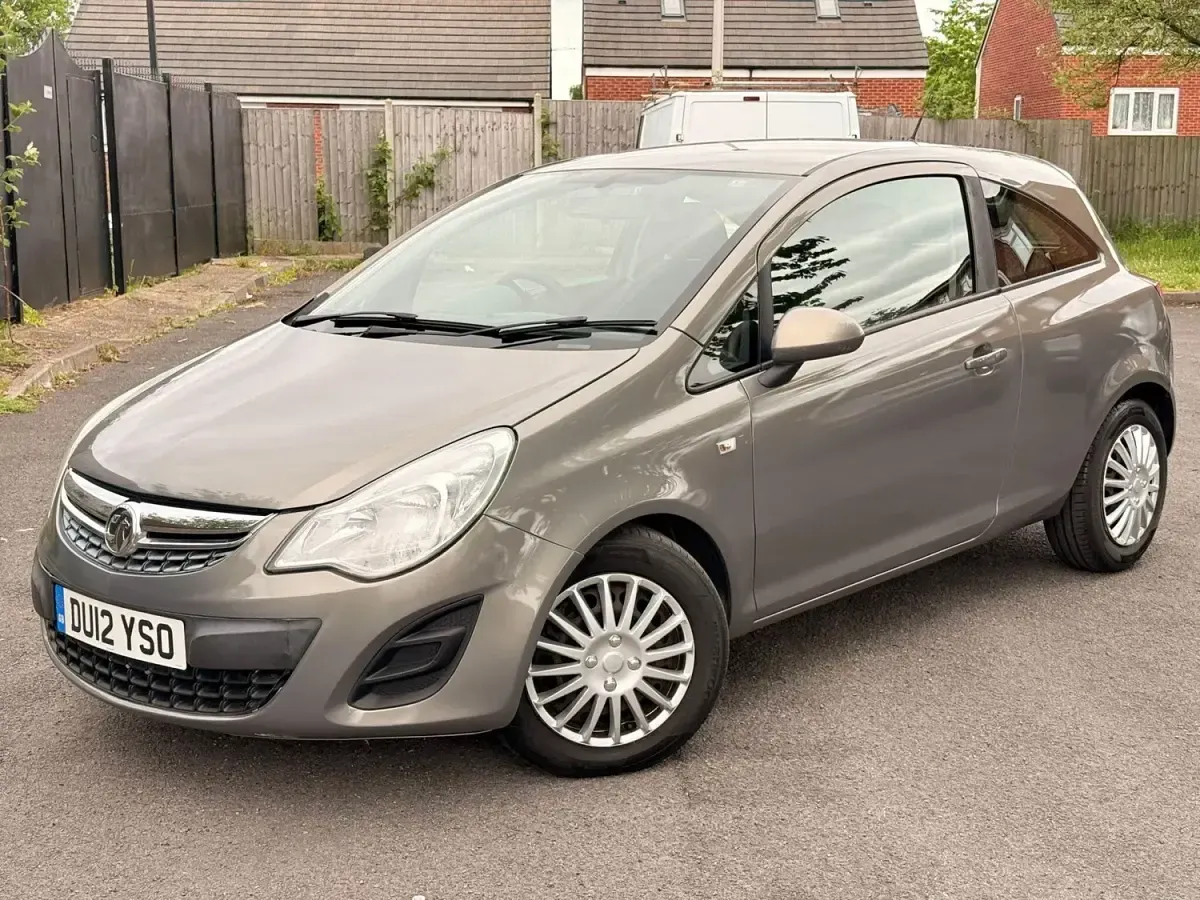 Second-hand Vauxhall Corsa 90 CP (66 kW) 2012 Maro Hatchback