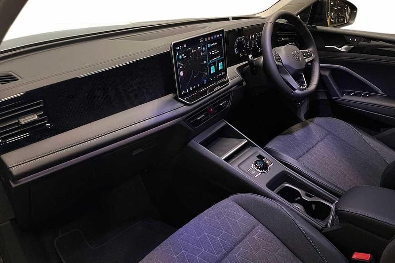 New VW Tiguan Match 130 HP (95 kW) 2025 Grenadilla black SUV