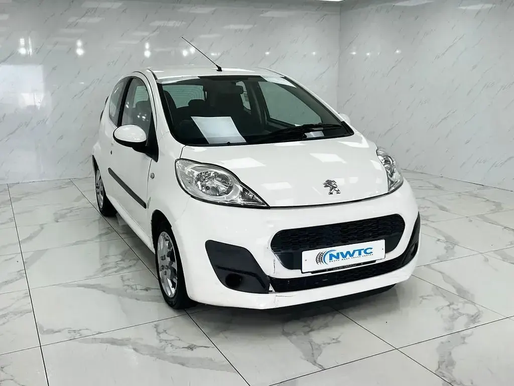 Second-hand Peugeot 107 Active 68 CP (50 kW) 2014 Alb Hatchback