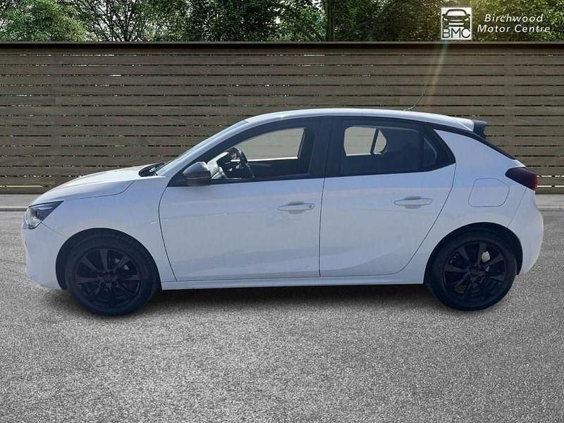 Second-hand Vauxhall Corsa Edition 75 CP (55 kW) 2022 Alb Hatchback
