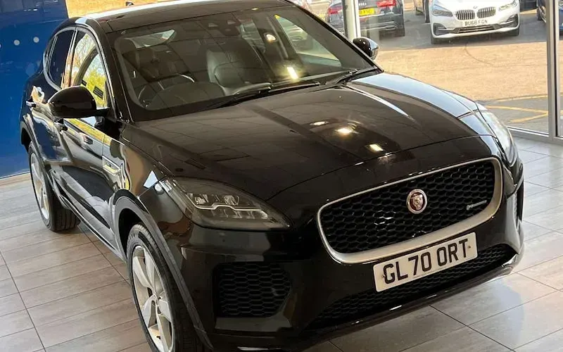 Usado Jaguar E-Pace R-Dynamic 179 HP (131 kW) 2020 SUV