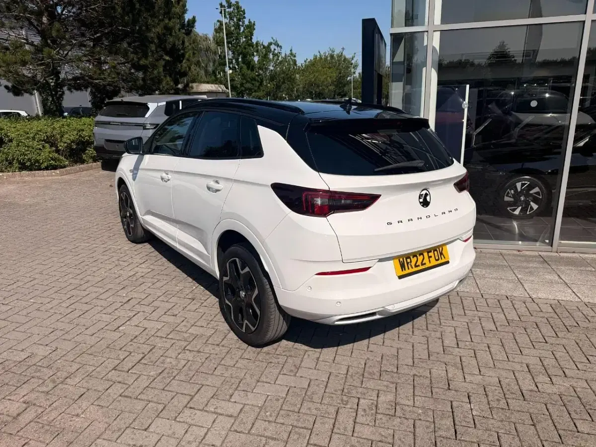 Used Vauxhall Grandland X Ultimate 128 HP (94 kW) 2022 White SUV