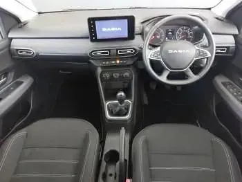 Usado Dacia Sandero Expression 91 CV (66 kW) 2024 Gris Utilitario