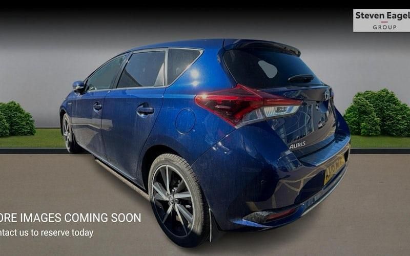 Used Toyota Auris Hybrid Design 136 HP (100 kW) 2019 Hatchback