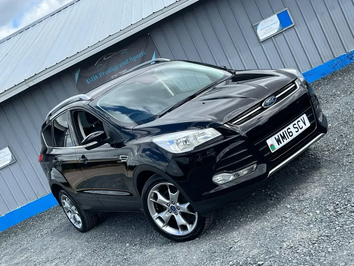 Used Ford Kuga Titanium 180 HP (132 kW) 2016 Black SUV