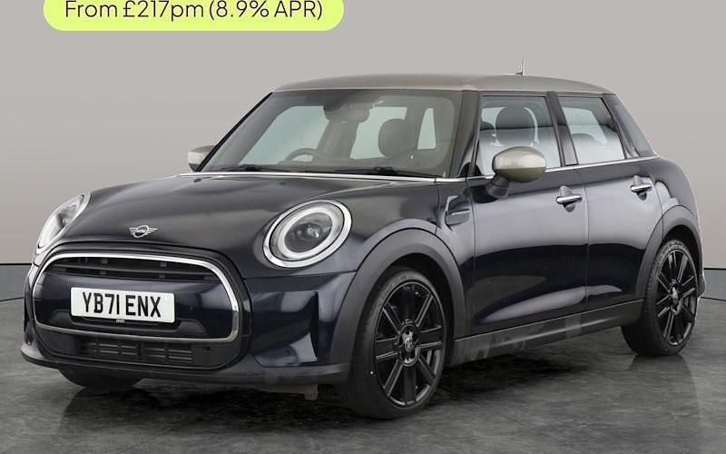Used Mini Cooper Exclusive 136 HP (100 kW) 2022 Hatchback