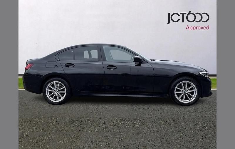 Used BMW 318 Comfort Edition 147 HP (108 kW) 2022 Black Sedan