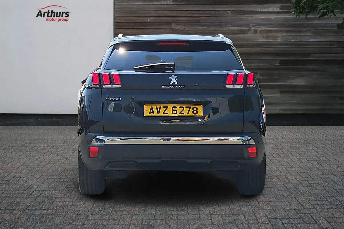 Used Peugeot 3008 Allure+ 131 HP (96 kW) 2023 Black SUV