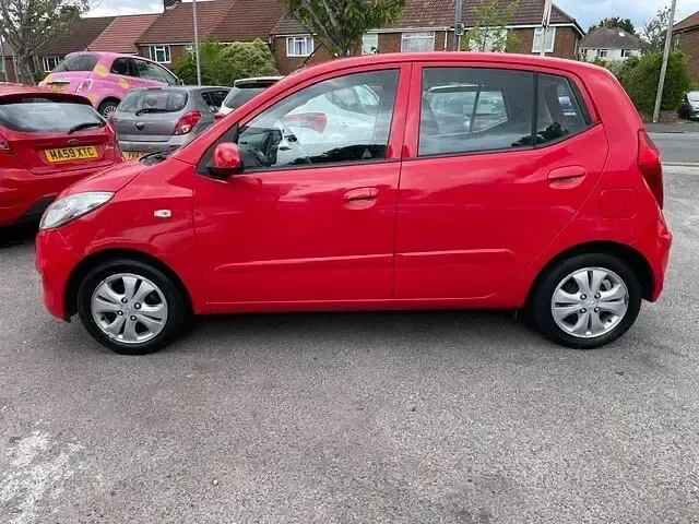 Used Hyundai i10 Active 86 HP (63 kW) 2012 Red Hatchback