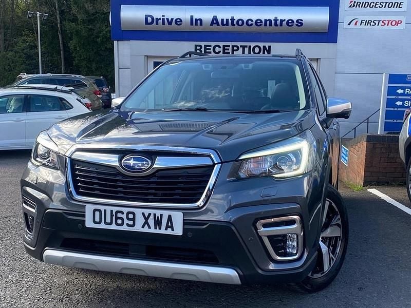 Begagnad Subaru Forester Premium 150 HK (110 kW) 2019 Grå SUV