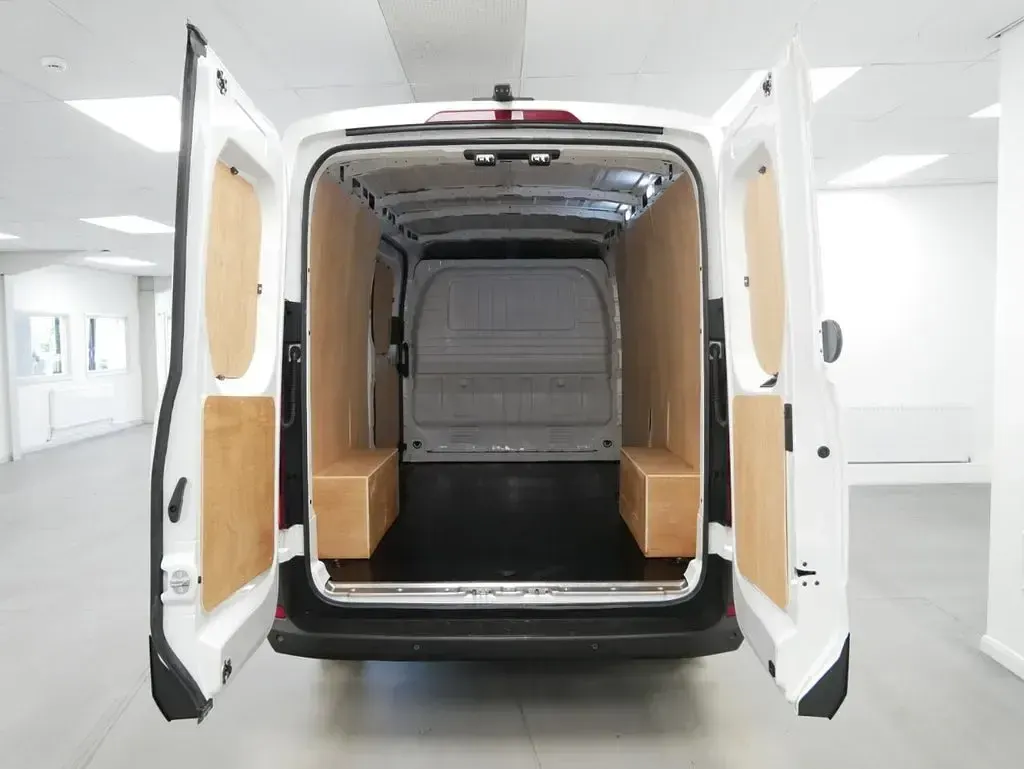 Used Maxus V90 163 HP (119 kW) 2025 White Van
