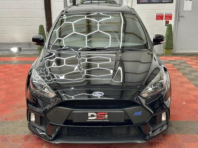 Usado Ford Focus RS 350 HP (257 kW) 2016 Preto Citadino